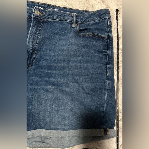 Old Navy Blue Hi-Rise O.G. Straight Cuffed Jean Shorts - Picture 6 of 9
